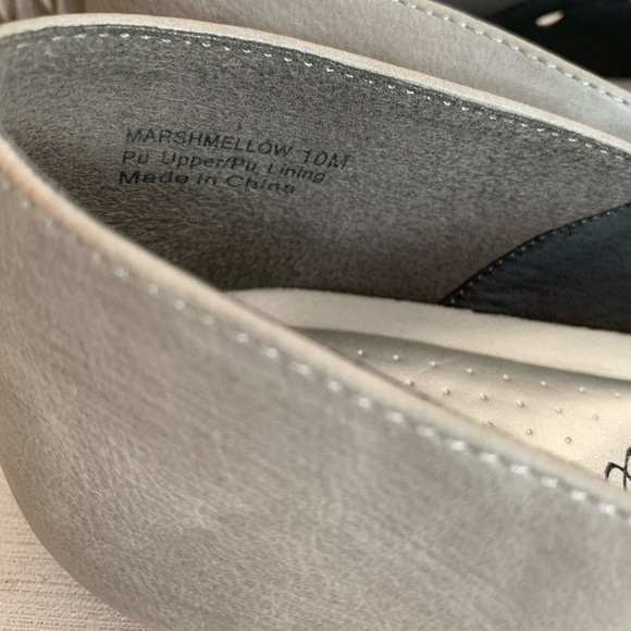 Bellini Marshmallow Gray Faux Leather Flats Woman’s 10M - Picture 14 of 15
